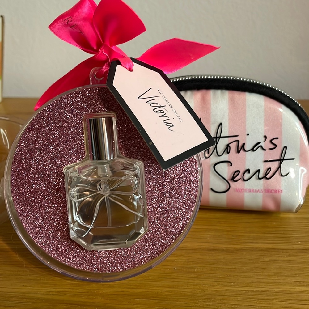 NEW Victoria’s Secret Victoria .25 oz Eau De Parfum Spray